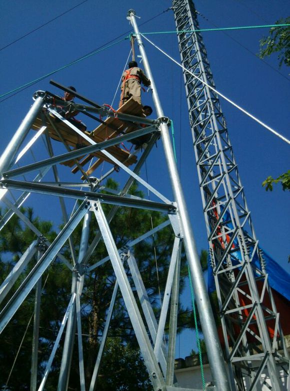 管塔安裝現場 管塔安裝現場